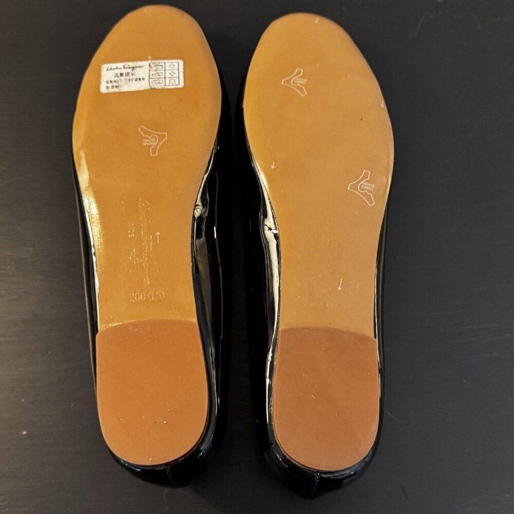 Salvatore Ferragamo Vara Bow Flats Black Patent Leather - Picture 11 of 16